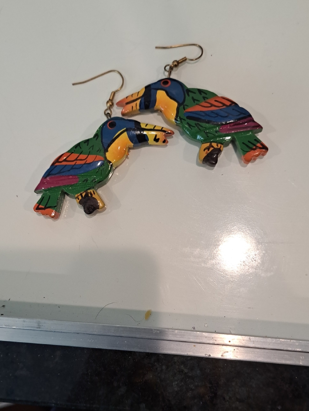 Vtg Handpainted Wooden Toucan Birds Earrings. 1980's